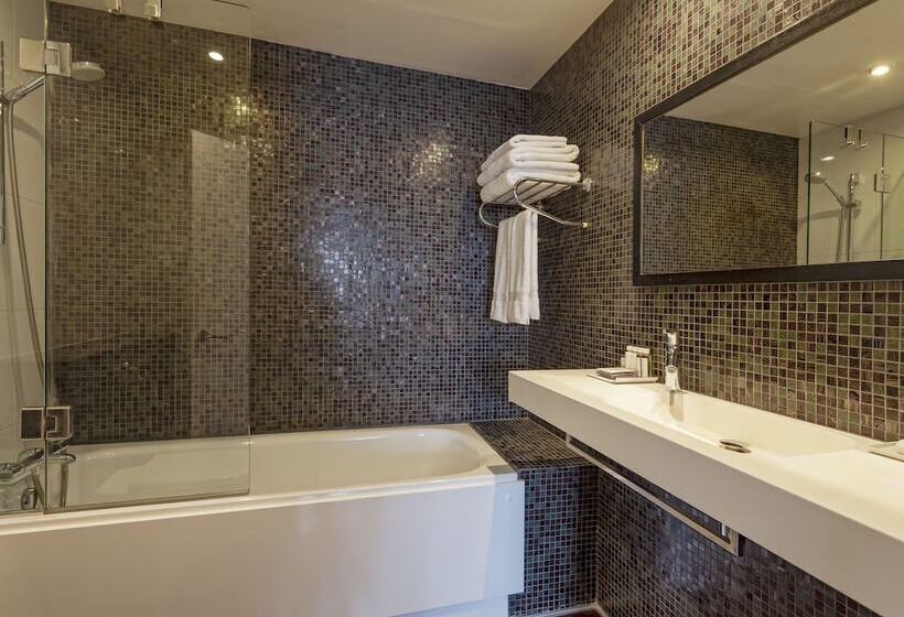 行政房间, The Caesar