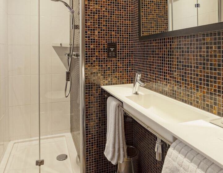 行政房间, The Caesar