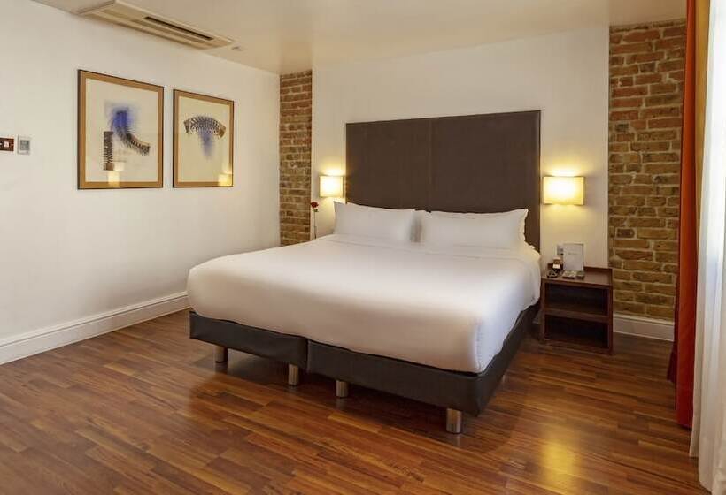 豪华房间, The Caesar