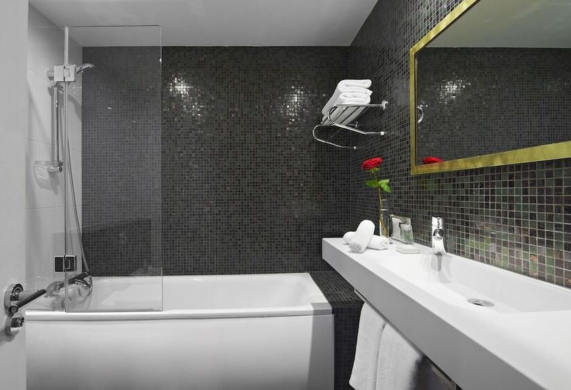 豪华房间, The Caesar