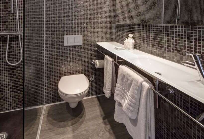 家庭间, The Caesar