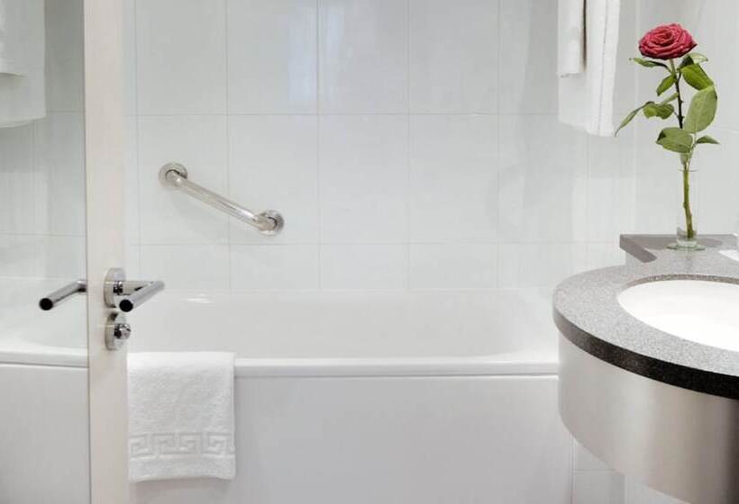 行政单人间, The Caesar