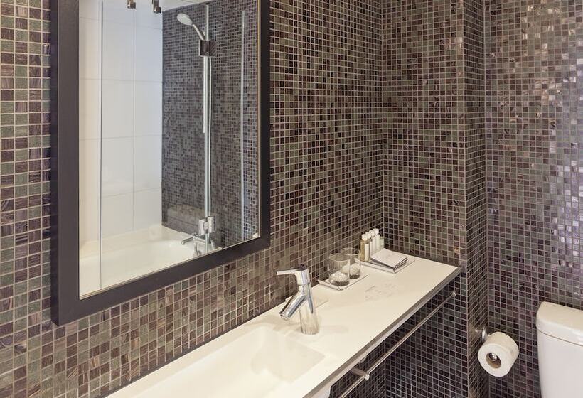 行政单人间, The Caesar