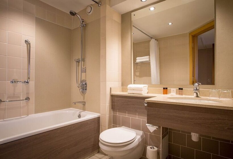 חדר משפחתי, Clayton Hotel, Manchester Airport