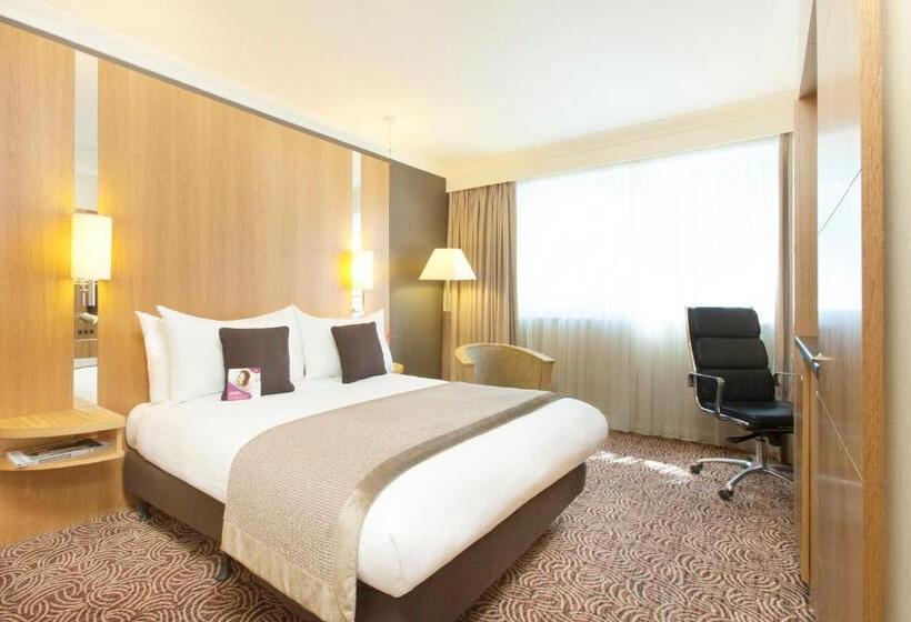 身障者適用スタンダードルーム, Crowne Plaza Reading