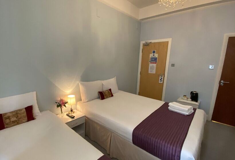 חדר סטנדרט לשלושה, Lancaster Court