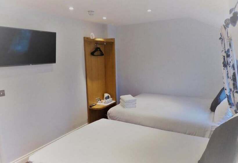 חדר סטנדרט לשלושה, Lancaster Court