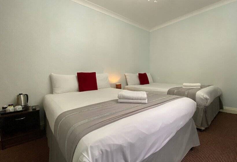 חדר סטנדרט לארבעה, Lancaster Court