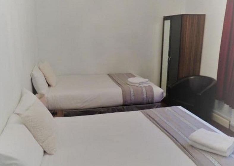 חדר סטנדרט לארבעה, Lancaster Court