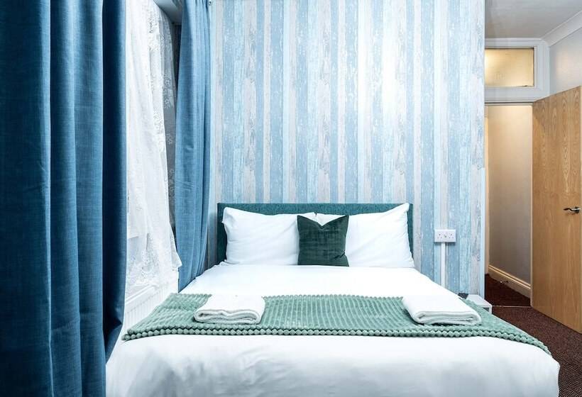 חדר סטנדרט לארבעה, Lancaster Court