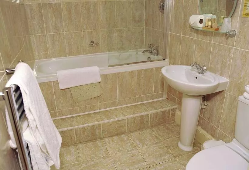 スタンダードルーム, Milford Hall Hotel   Newly Refurbished