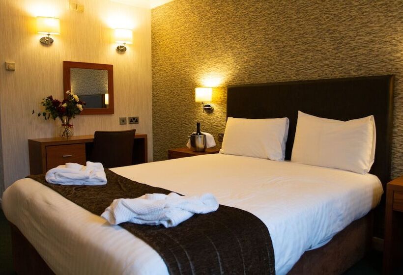 Номер Стандарт, Milford Hall Hotel   Newly Refurbished