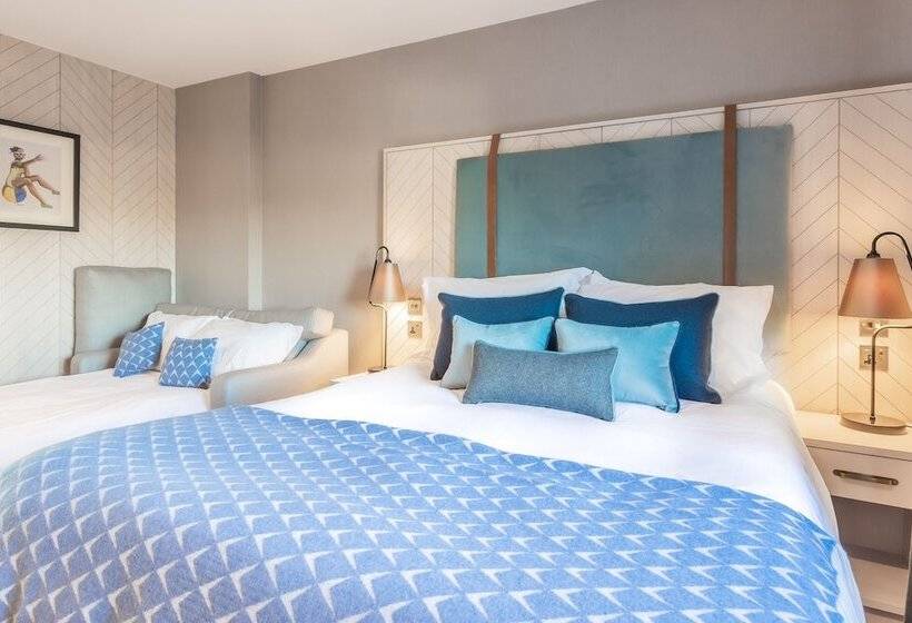 Семейный Номер, Palm Court