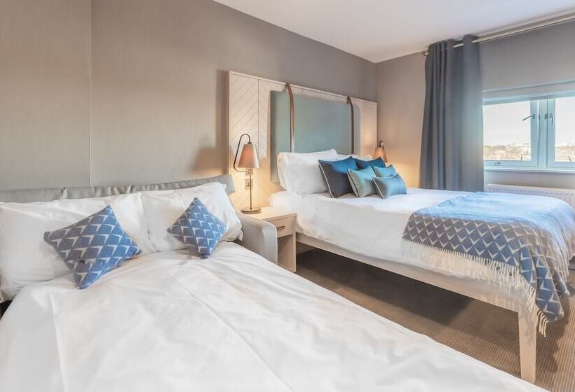 Семейный Номер, Palm Court