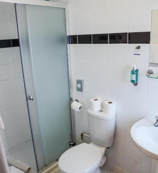 غرفة قياسية, Pettifers Freehouse