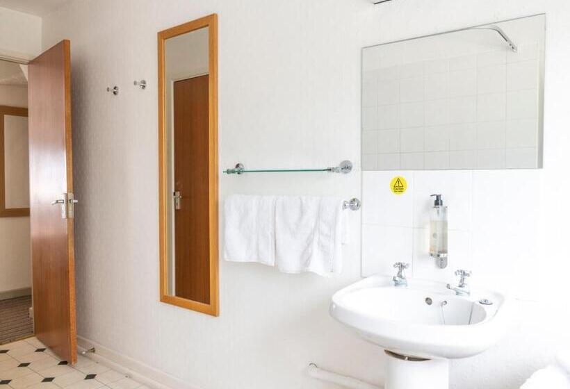 家庭间, Pettifers Freehouse