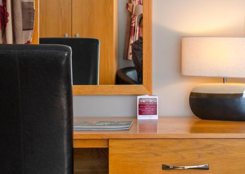 غرفة قياسية, Pettifers Freehouse