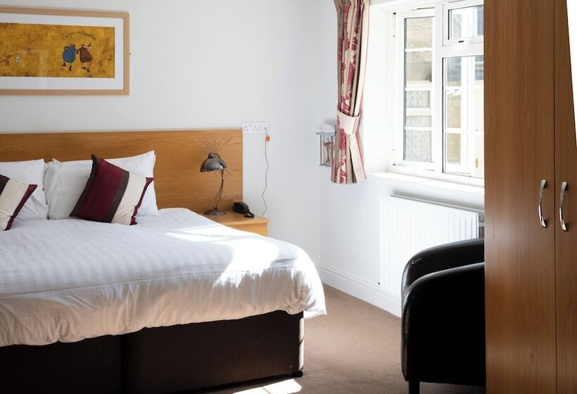 غرفة قياسية, Pettifers Freehouse