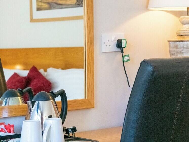 غرفة قياسية, Pettifers Freehouse