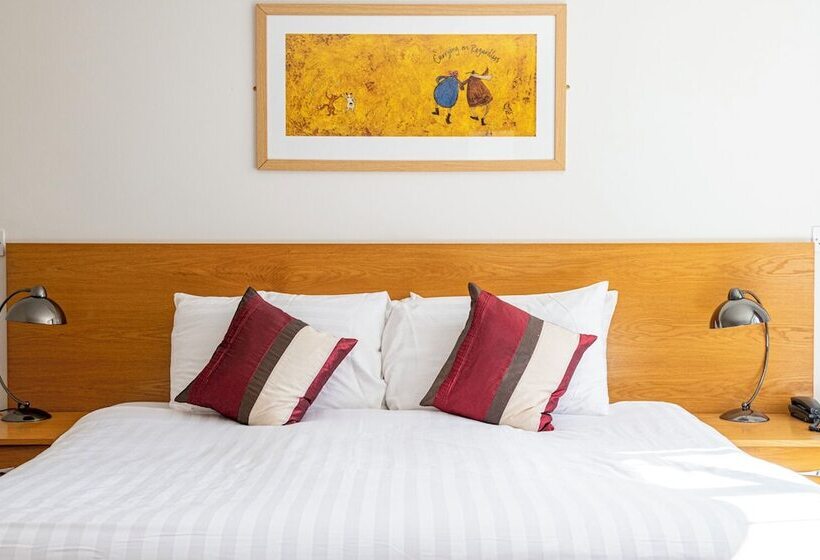 غرفة قياسية, Pettifers Freehouse