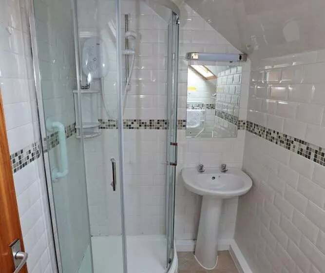 اتاق استاندارد یک نفره, Lion Hotel & Studio Apartments