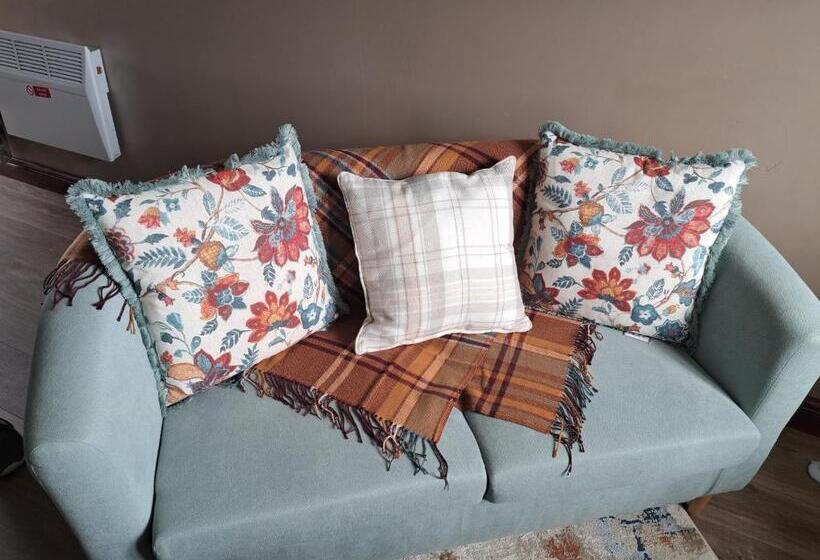 Студия Стандарт, Lion Hotel & Studio Apartments