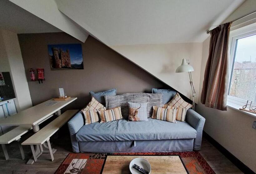 Апартаменты 1 Спальня Вид на Сад, Lion Hotel & Studio Apartments