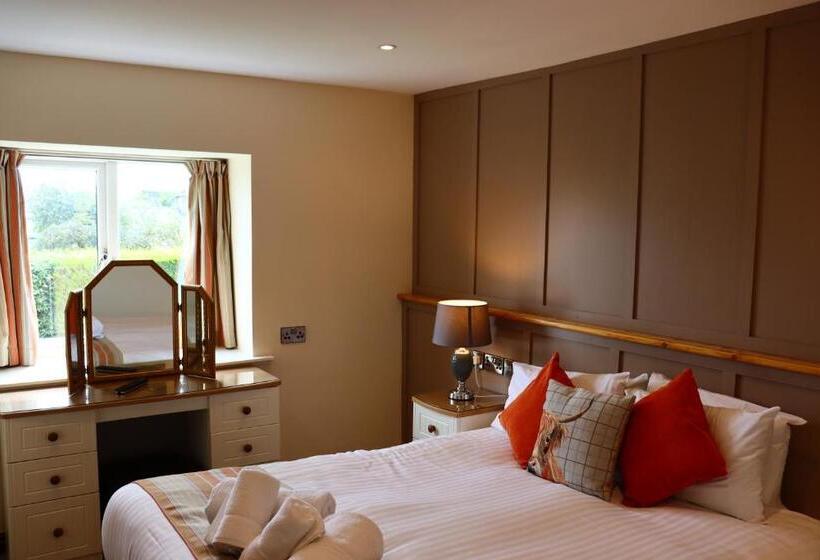 Апартаменты 1 Спальня Вид на Сад, Lion Hotel & Studio Apartments