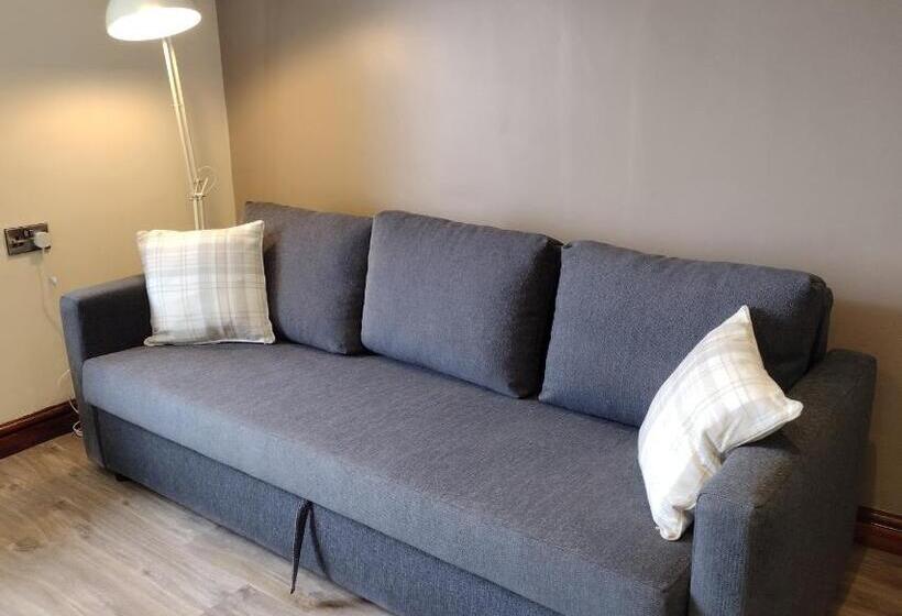 Апартаменты 1 Спальня Вид на Сад, Lion Hotel & Studio Apartments