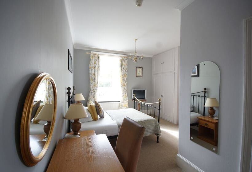 Quarto Estandar, The Mill House