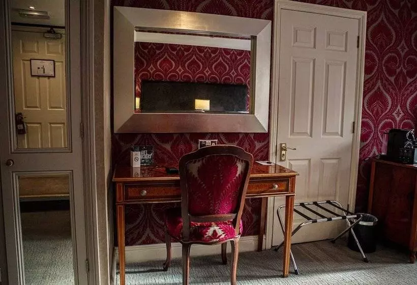 اتاق لوکس با تخت بزرگ, Langshott Manor   Luxury Hotel Gatwick