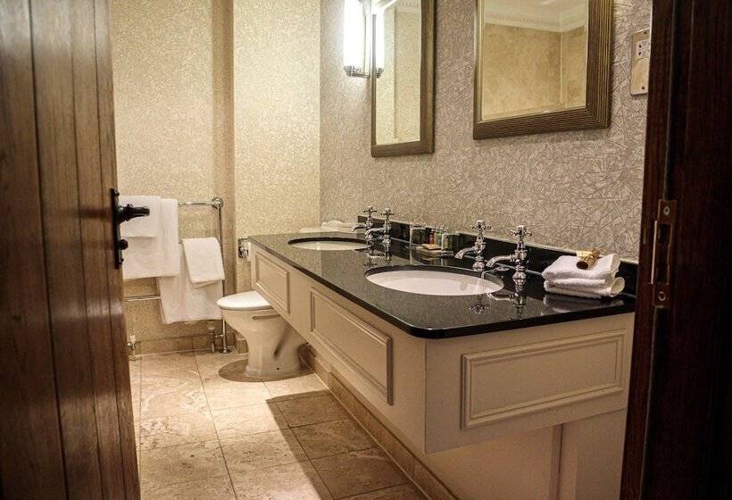 Люкс, Langshott Manor Luxury Hotel Gatwick