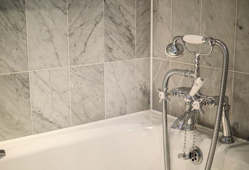 Люкс, Langshott Manor   Luxury Hotel Gatwick