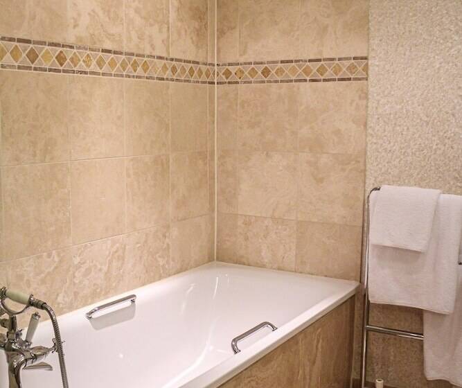 Люкс, Langshott Manor Luxury Hotel Gatwick