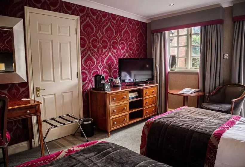 سوییت, Langshott Manor   Luxury Hotel Gatwick