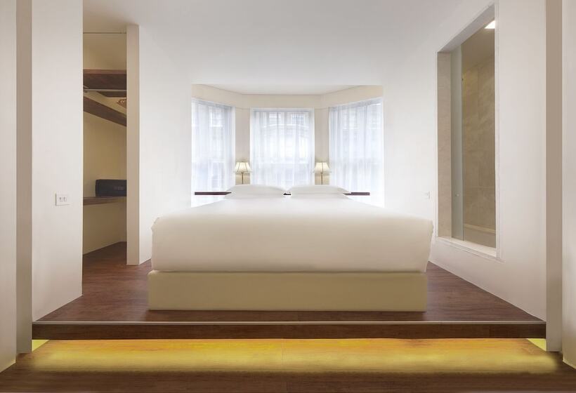 标准工作室, Nottingham Place