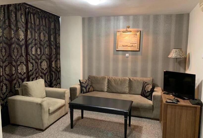 סוויטת ג'וניור, Bononia