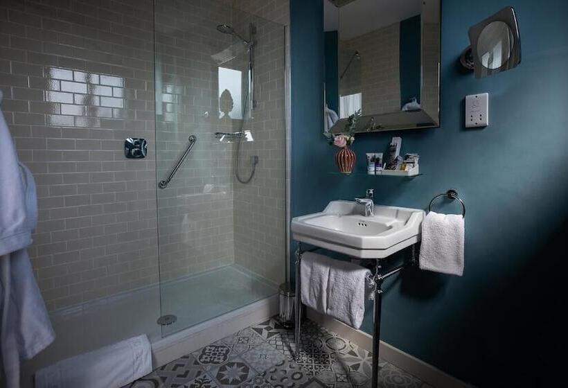 سوییت جونیور, Queens Hotel & Spa Bournemouth
