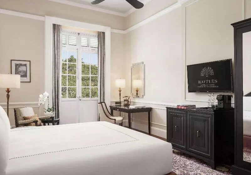 キングサイズベッドのスタンダードルーム, Raffles Hotel Le Royal