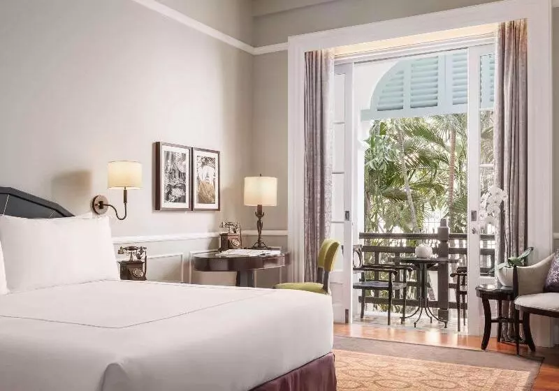 キングサイズベッドのスイートルーム, Raffles Hotel Le Royal
