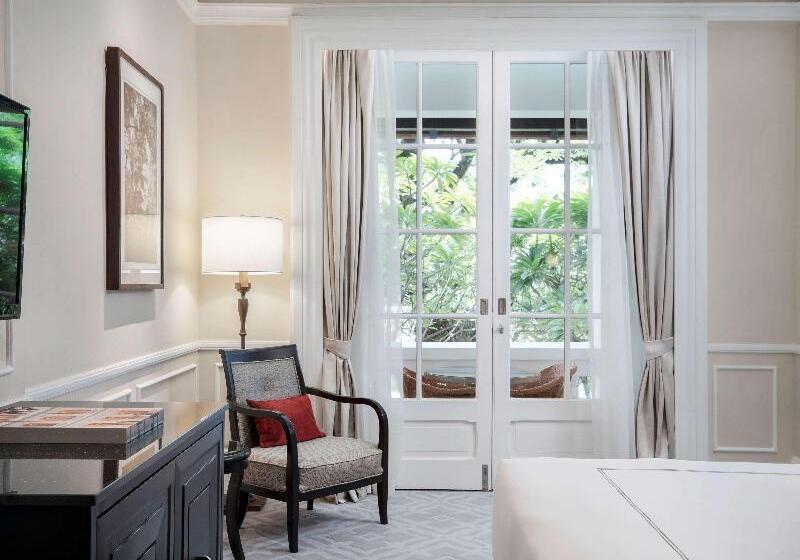이그제큐티브 스위트 킹침대, Raffles Hotel Le Royal