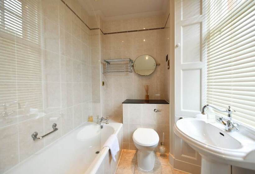 古典房间, Savoy Park