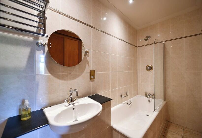 高级大房间, Savoy Park