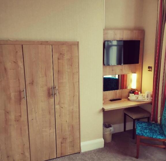 غرفة قياسية مطلّة علي البحر, Red Lea Apartments