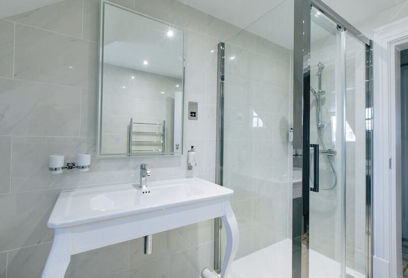 جناح, The Seafield Armscullen