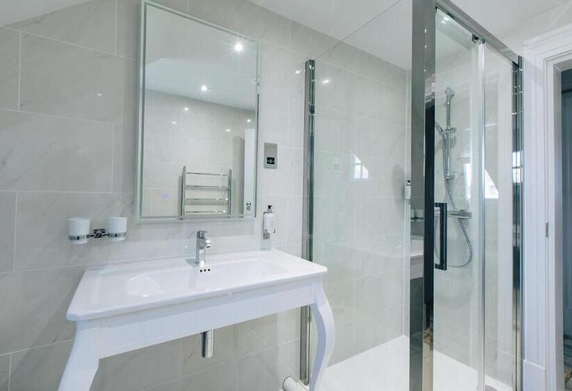 جناح, The Seafield Armscullen