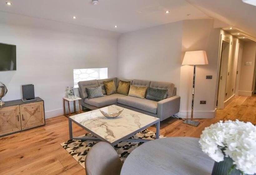 جناح, The Seafield Armscullen