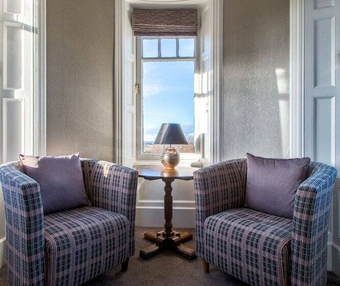 ジュニアスイート, Sherbrooke Castle