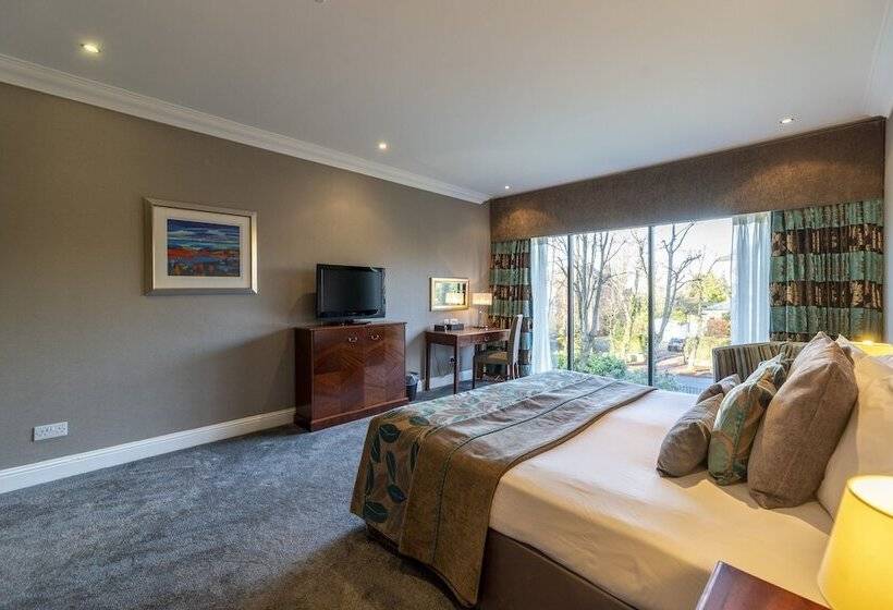 ジュニアスイート, Sherbrooke Castle