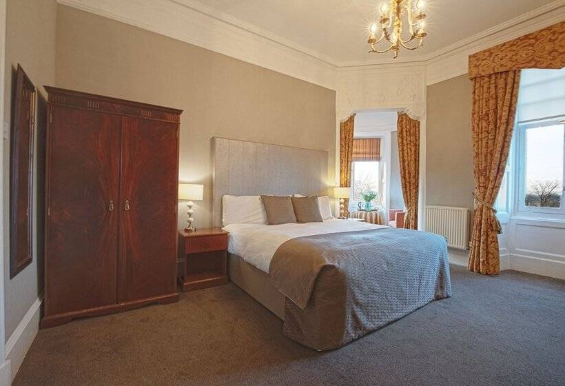 ジュニアスイート, Sherbrooke Castle